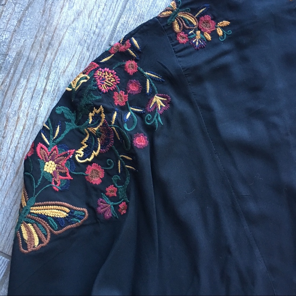 Embroidered Button Down - Picture 4 of 7